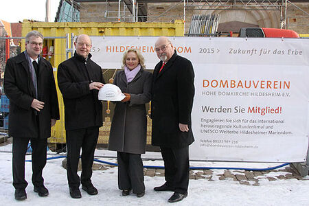 Leiterin der Staatskanzlei Dr. Christine Hawighorst besucht Hildesheimer Dom; 05.01.2011