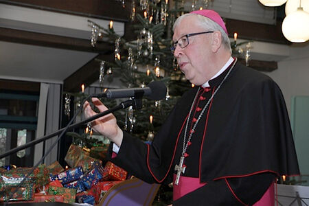 Bischof bei Weihnachtsfeier in Friedland